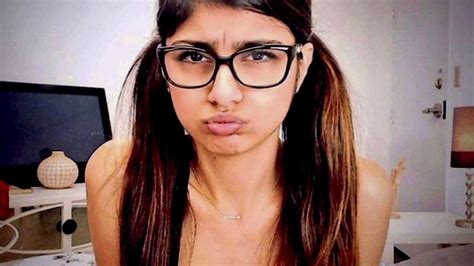 porno xxx mia kalifa|Mia Khalifa XXX Videos